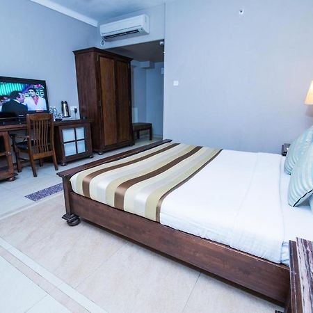 בארילי Hotel Le Cypress מראה חיצוני תמונה