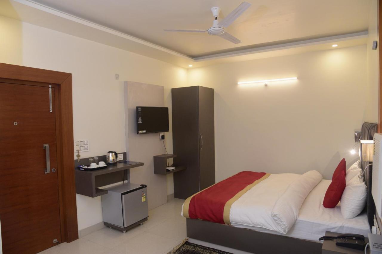 בארילי Hotel Le Cypress מראה חיצוני תמונה