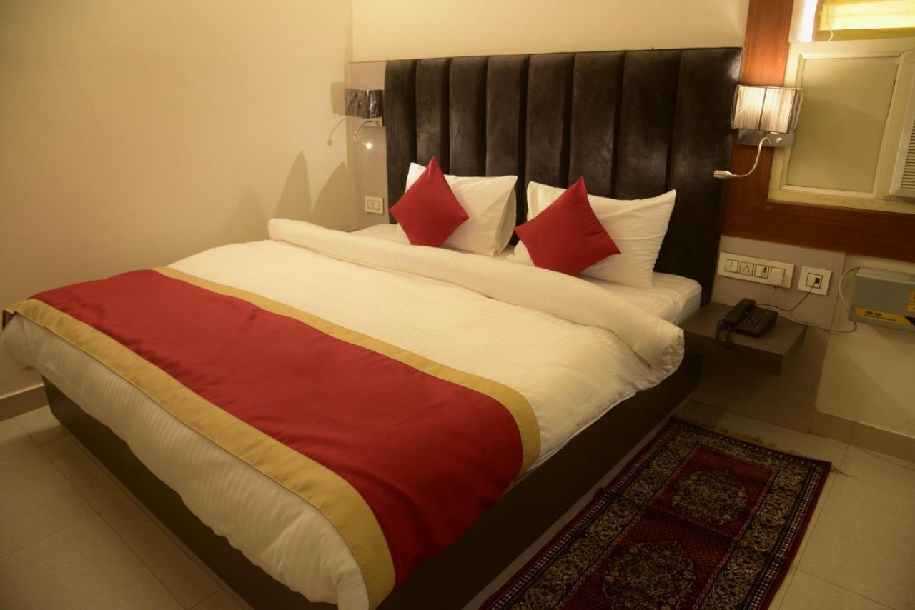בארילי Hotel Le Cypress מראה חיצוני תמונה
