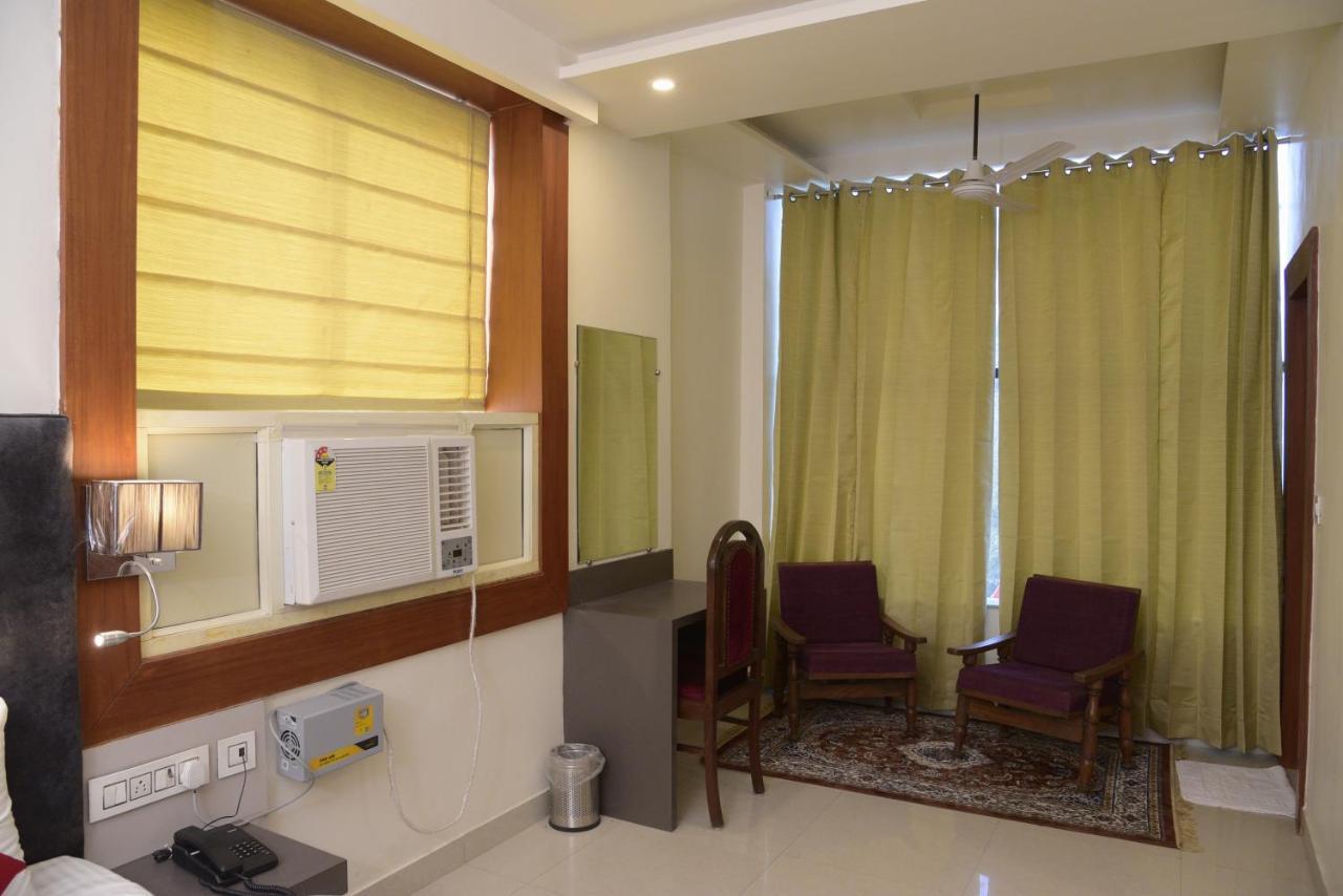 בארילי Hotel Le Cypress מראה חיצוני תמונה