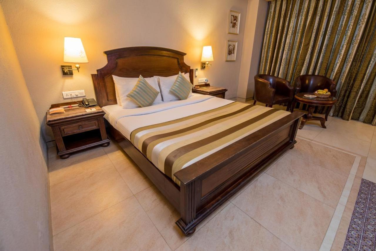 בארילי Hotel Le Cypress מראה חיצוני תמונה